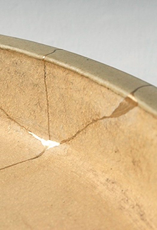 Detail einer Schalen, die preiswert mit der Kin-Tsugi-Technik repariert wurde. Foto: Bengt Lindqvist